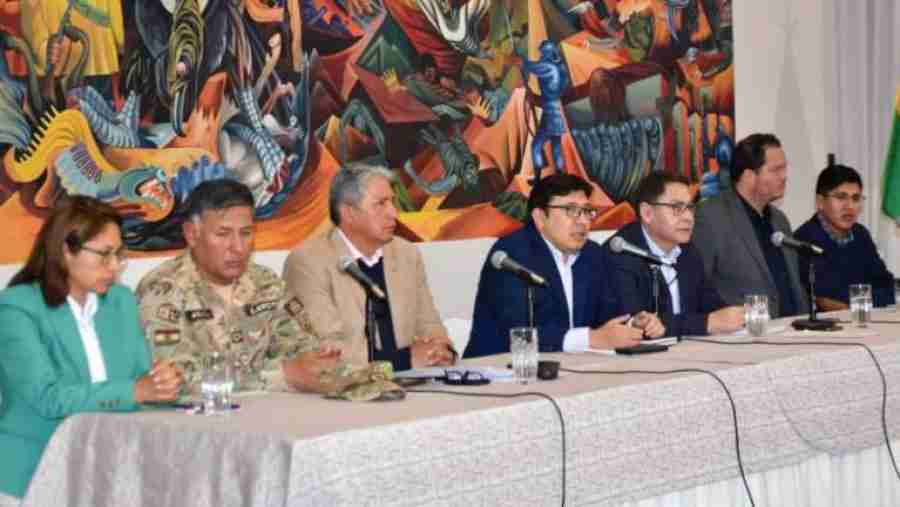 Militarizarán 12 sitios fronterizos para controlar salida ilegal de carburantes