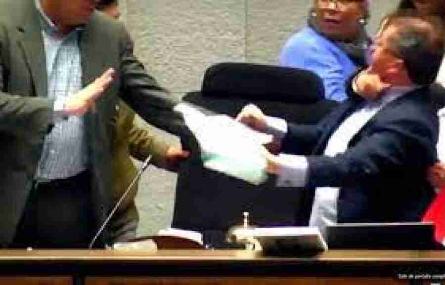 Cámara de Diputados aprueba en grande la Ley del Oro y declara cuarto intermedio por incidentes