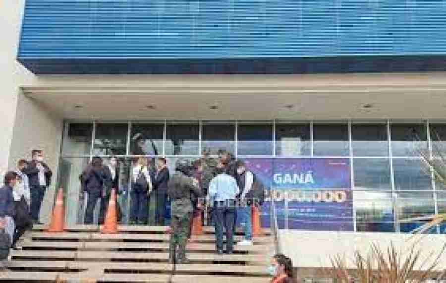 Movimientos inusuales en operaciones crediticias motivaron la intervención del Banco Fassil