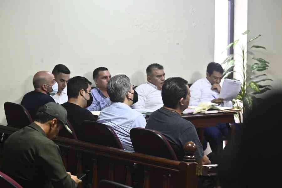 La Justicia envía a la cárcel por tres meses a cuatro altos ejecutivos de Banco Fassil