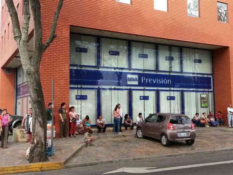 Fondos de jubilación por más de $us 1.000 millones de las dos AFP se invirtieron en Banco Fassil