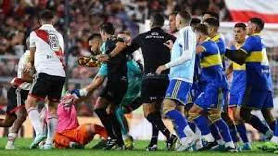 River se quedó con un Superclásico caliente: le ganó a Boca 1 a 0 con gol de Borja de penal, en un final con escándalo y siete expulsados