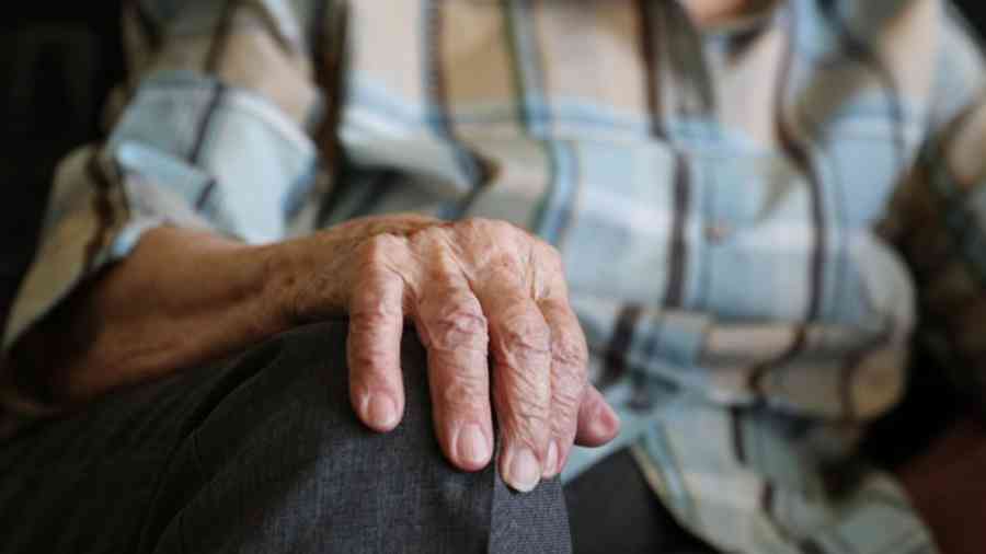 Usan una fruta para dopar a un anciano en un bus y robarle su dinero