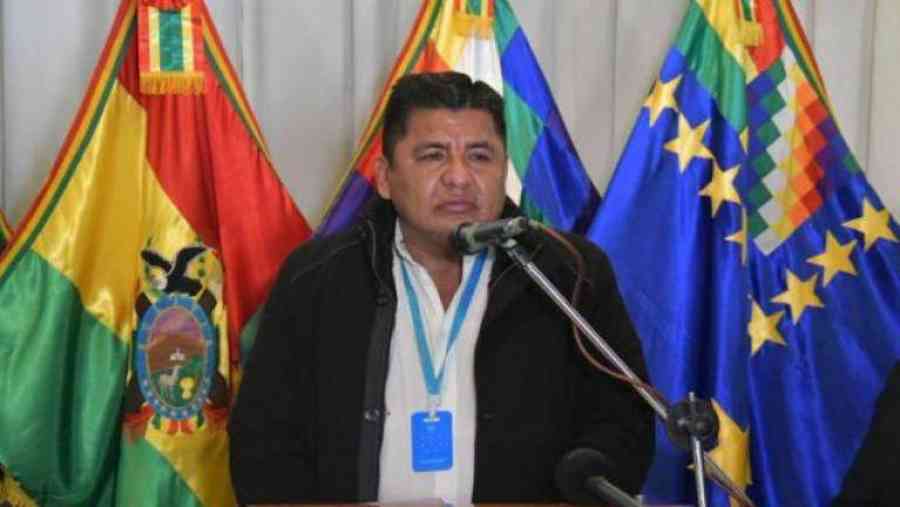 Renuncia el ministro de Medio Ambiente acorralado por denuncias de corrupción