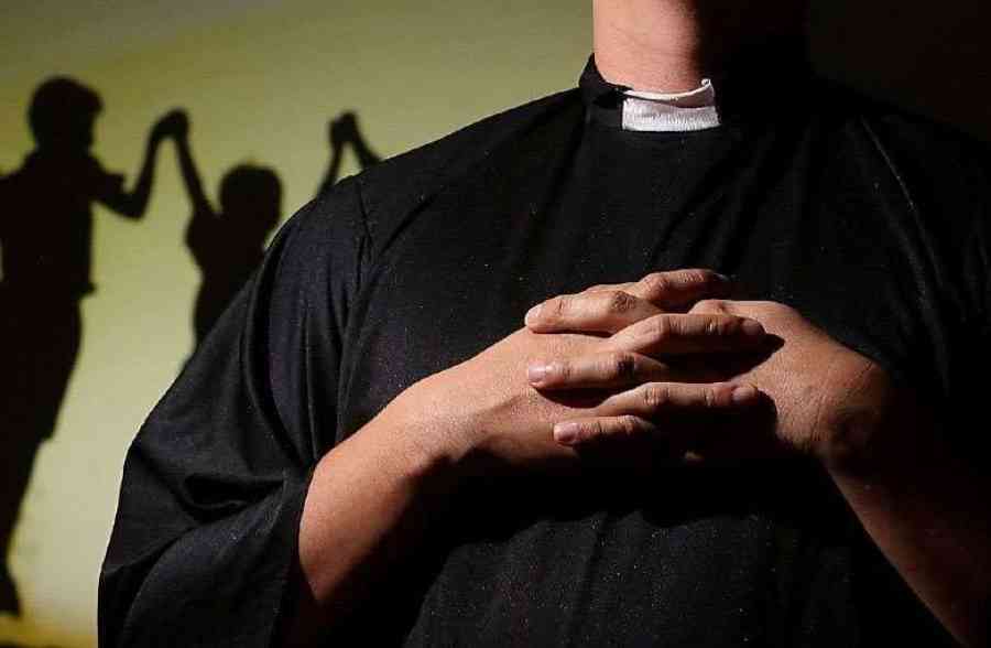 Presentan nueva denuncia por pederastia, esta vez en contra del jesuita fallecido Jorge Vila