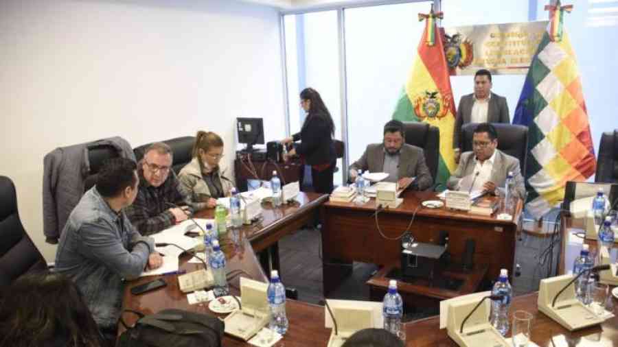 Comisión de Diputados aprueba proyecto de ley que declara “imprescriptibles” los delitos sexuales contra menores