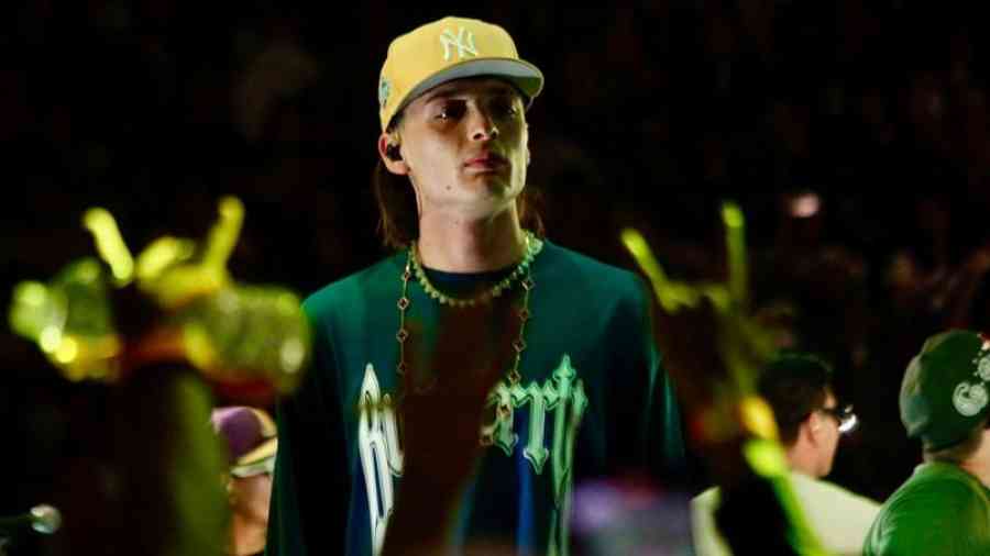 Quién es Peso Pluma, el nuevo fenómeno musical mexicano que superó a Bad Bunny en las búsquedas de YouTube