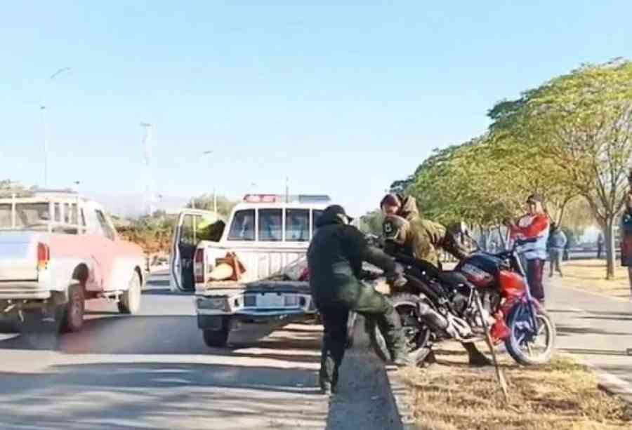 Muere un peatón al ser atropellado por una moto en Tarija