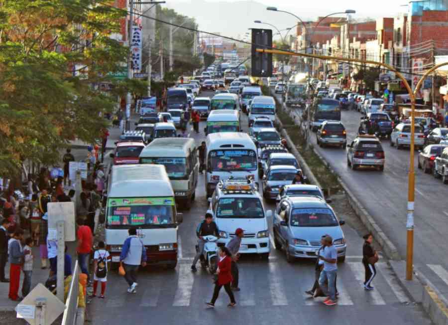 Asignación de nuevas rutas causa líos en el transporte