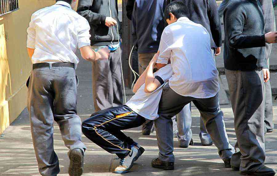 Indagan un caso de abuso sexual y bullying en dos colegios