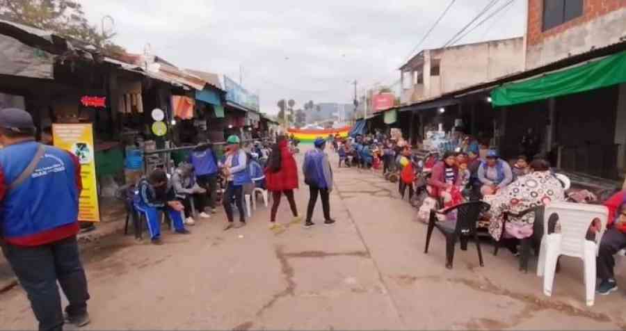 Bagayeros cumplen segundo día de bloqueo del Puente Internacional Salvador Mazza – Yacuiba