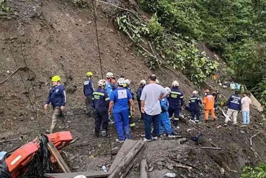 Alud deja al menos ocho muertos y una veintena de desaparecidos en Colombia