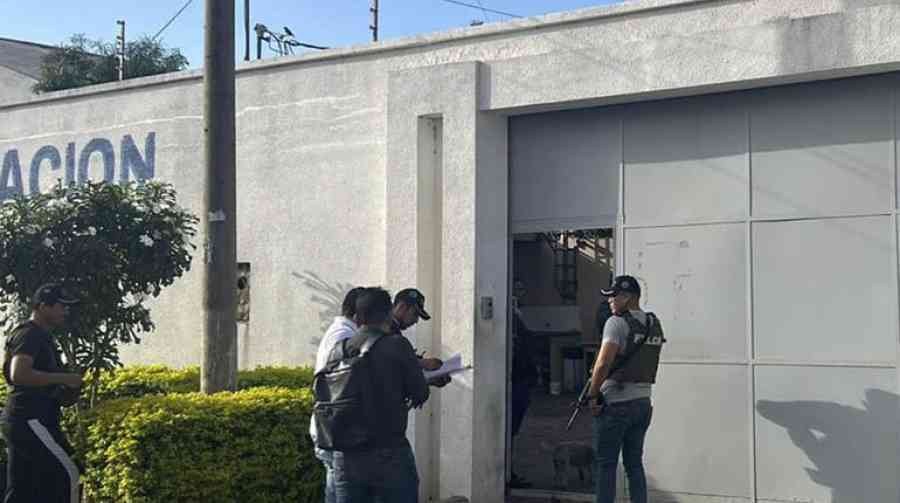 Allanan hangares en El Trompillo por el caso de la "narcoavioneta" que cayó en Argentina
