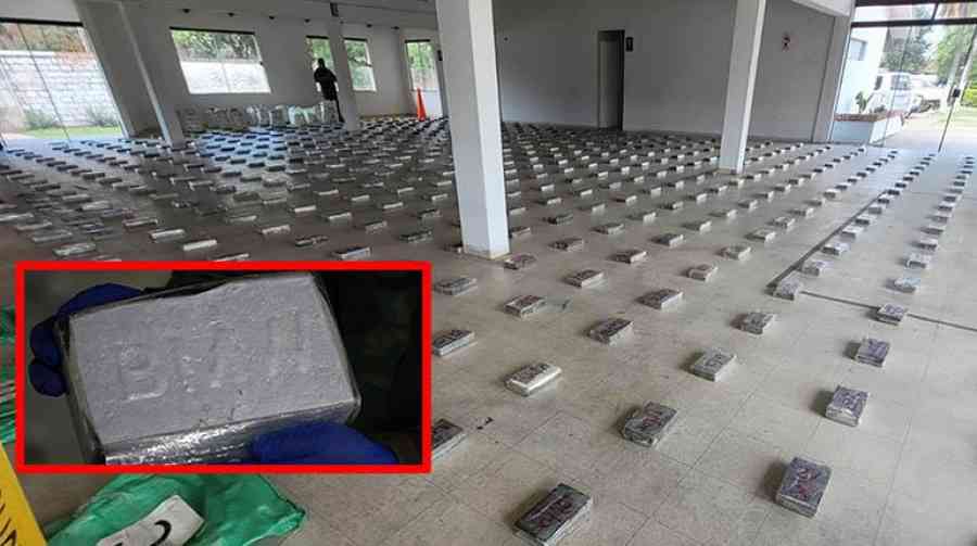 Narcos entierran 500 kilos de droga y sellan los paquetes con BMW