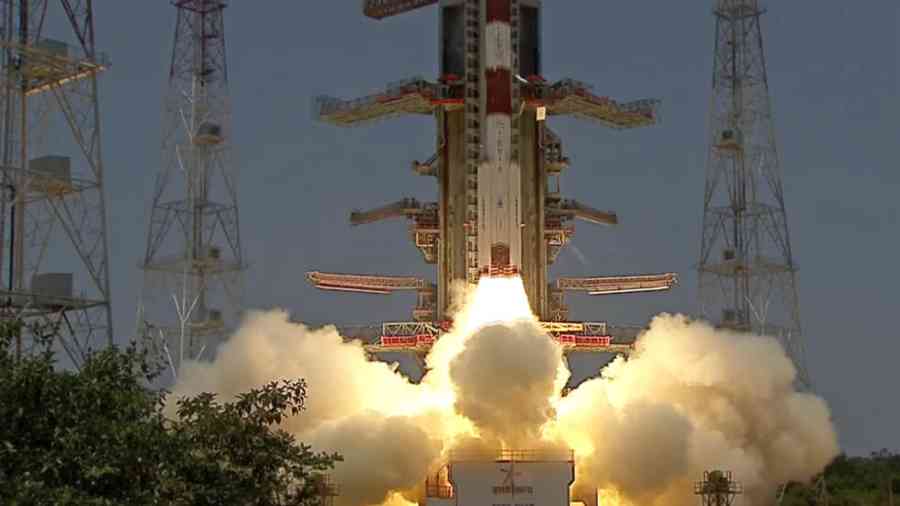 India lanza misión espacial para estudiar el Sol