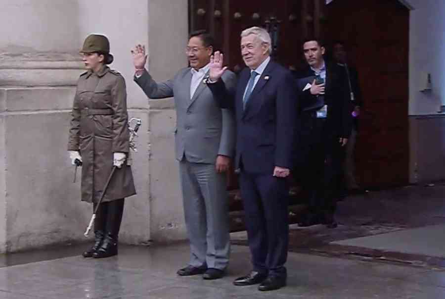 Arce participa de los actos por los 50 años del golpe militar en Chile