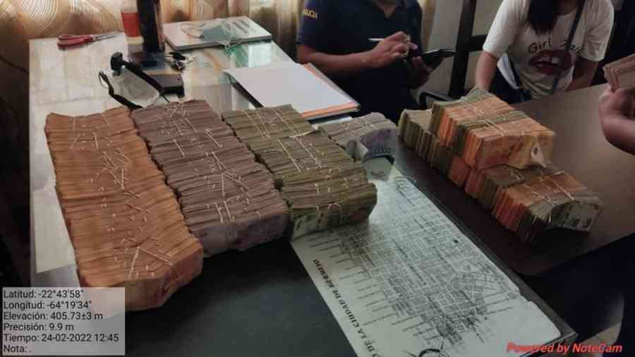 Decomisan más de 53 millones de pesos argentinos