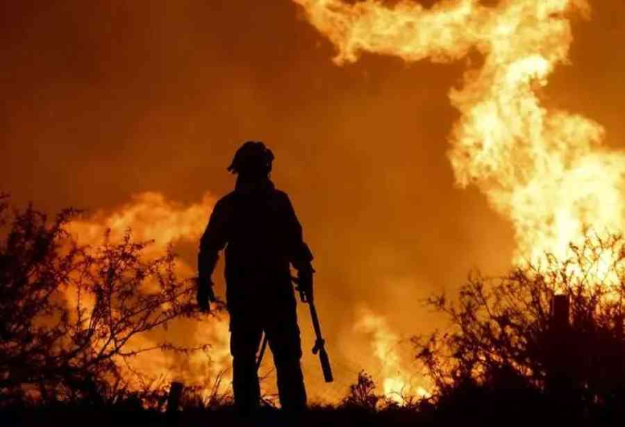Decenas de evacuados por incendios forestales en el centro de Argentina