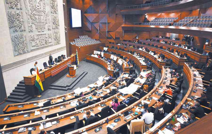 Acusan a ‘algunos legisladores’ de sabotear la economía