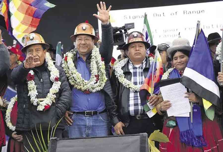 El cabildo paralizó el Gobierno, hubo tensión y protestas de los afines a Evo