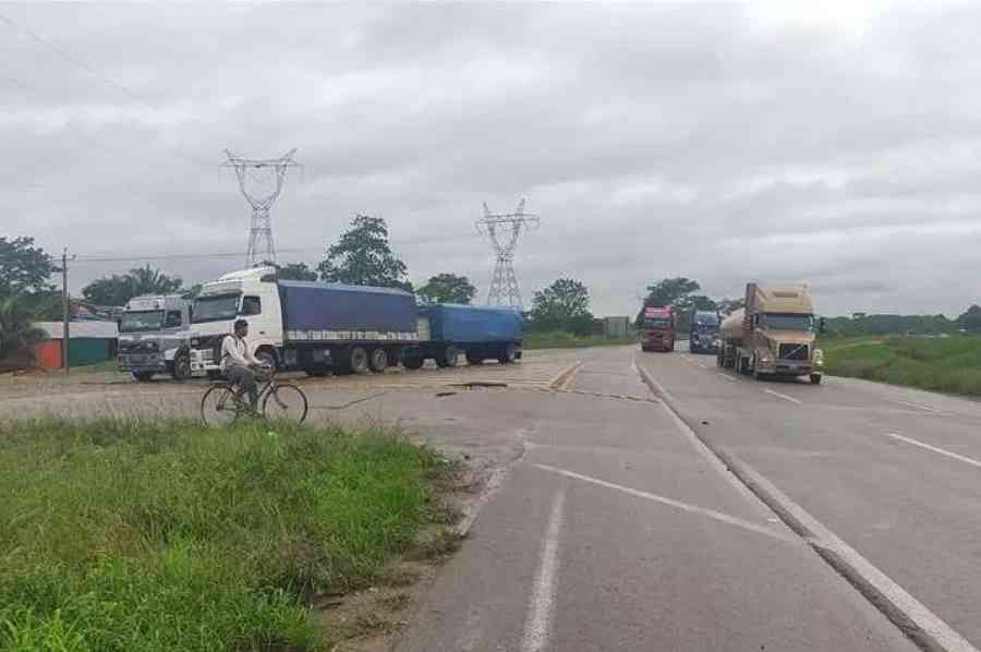 Gobierno y transportistas del Trópico de Cochabamba llegan a acuerdo y levantan bloqueo