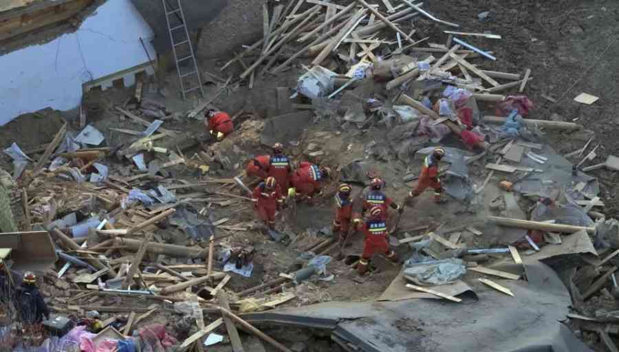 Al menos 100 muertos tras un terremoto en el noroeste de China