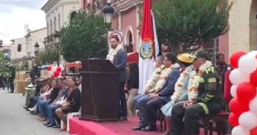Ministro Del Castillo llegó a Tarija para la entrega de vehículos para la Policía Boliviana