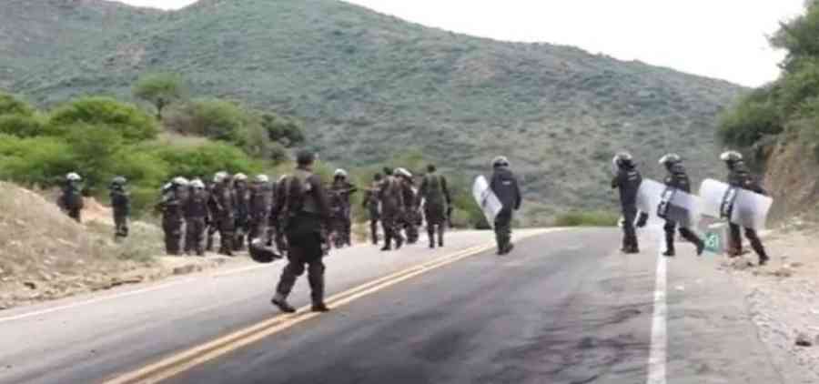Policía de Tarija impide bloqueo y asegura el libre tránsito
