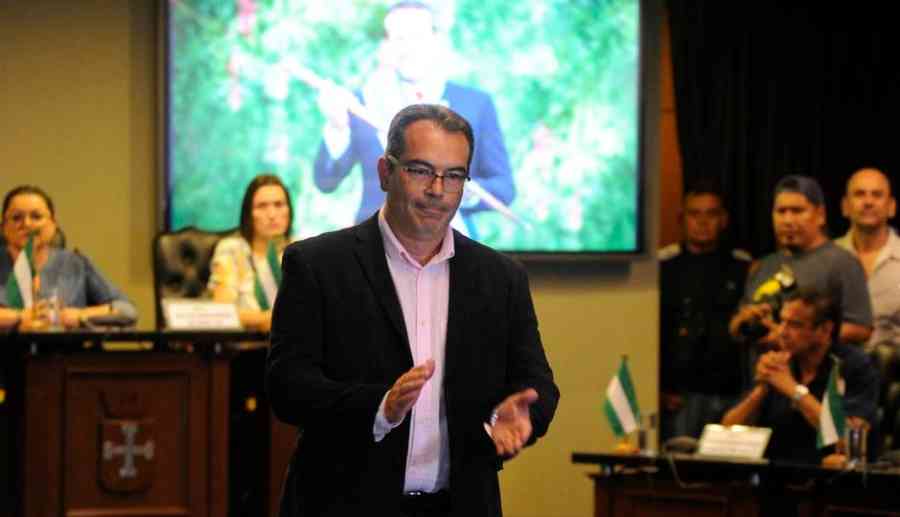 Mario Aguilera asume como gobernador suplente de Santa Cruz