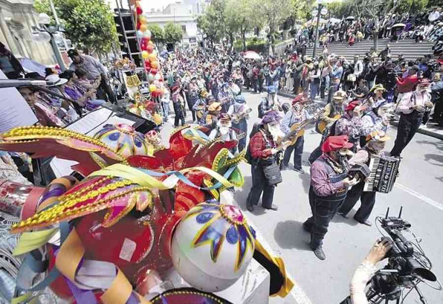 Los bloqueos se concentran en La Paz y el Gobierno abre la agenda de Carnaval