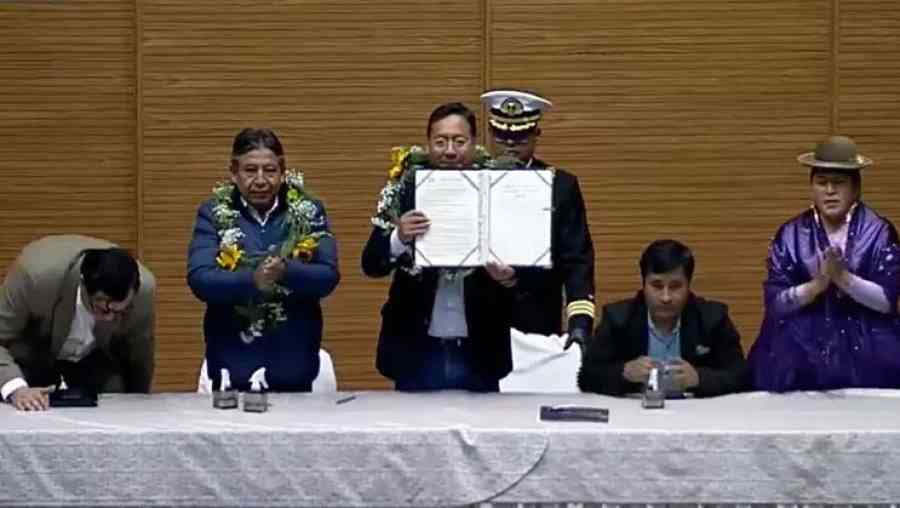 Luis Arce promulga Ley 144 de Elecciones Judiciales
