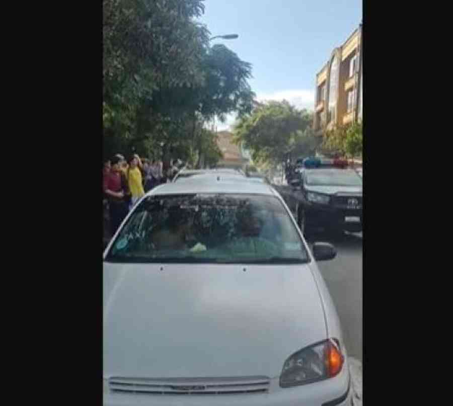 Policía de Tarija advierte con arrestar a carnavaleros que intenten mojarlos