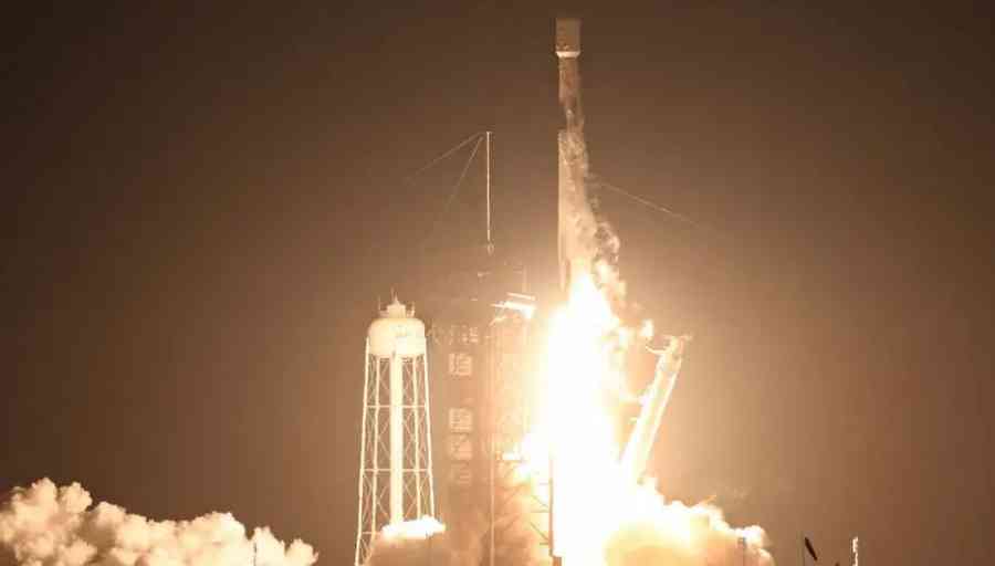 Nave espacial privada de EE. UU. despega hacia la Luna
