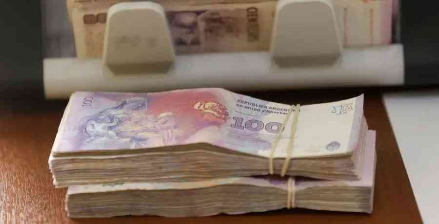 Javier Milei aumenta en 30% el salario mínimo de Argentina