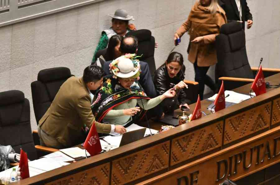 Diputados aprueba un solo proyecto de ley y se declara cuarto intermedio hasta el martes