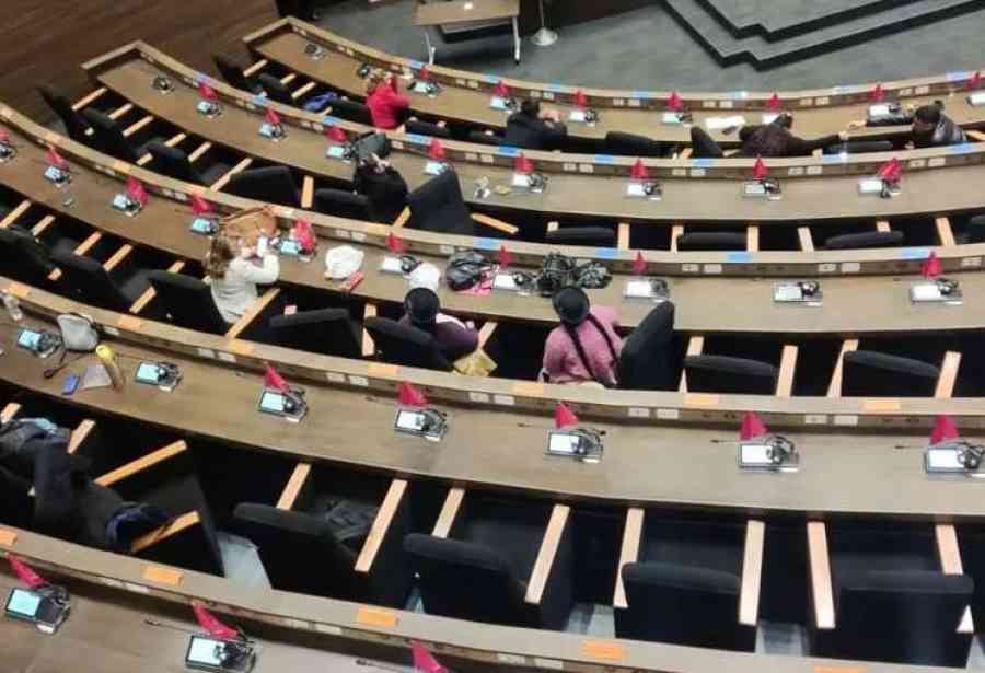 Diputados reinstalan su polémica sesión para tratar créditos y prórroga de Magistrados