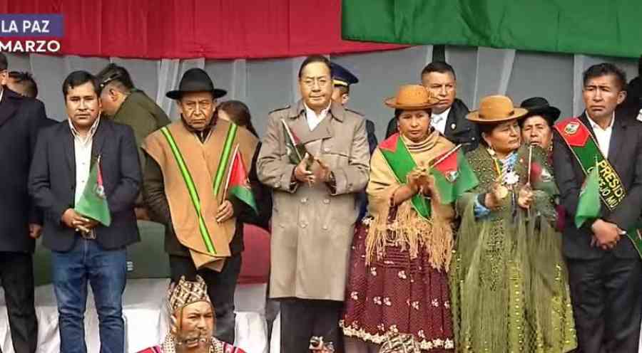 Arce y Choquehuanca participan en el desfile cívico militar por aniversario de El Alto
