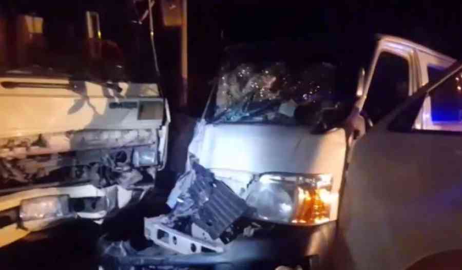 Colisión de volqueta a bus escolar en Tarija deja cinco menores hospitalizados, dos con fracturas