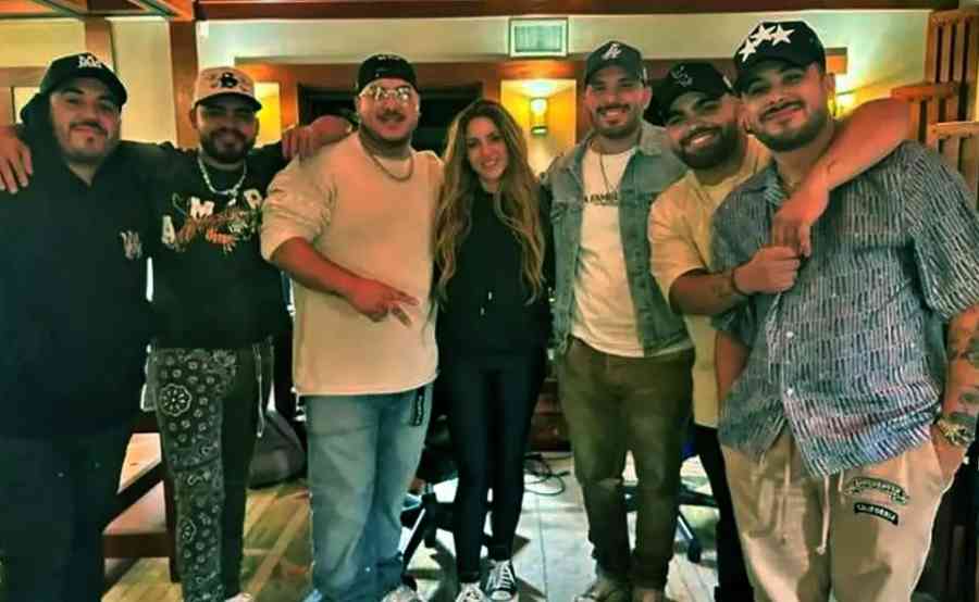 Shakira anuncia colaboración con el Grupo Frontera en su nuevo álbum