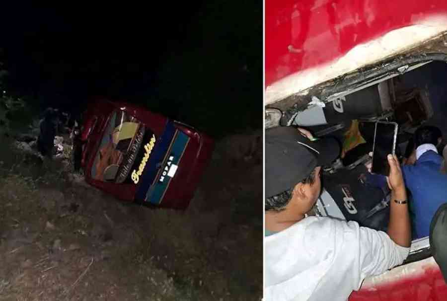 Cuatro pasajeros mueren tras embarrancarse un bus en la ruta Potosí-Sucre