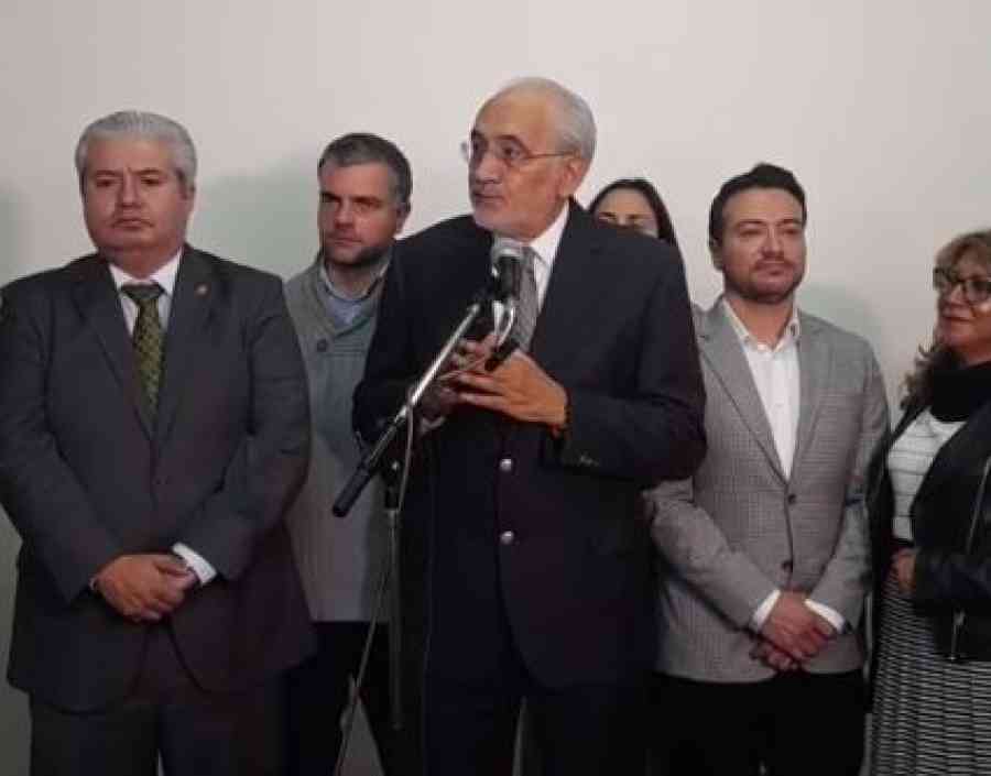 Carlos Mesa invita a disidentes de CC a dejar su curul en la Asamblea Legislativa