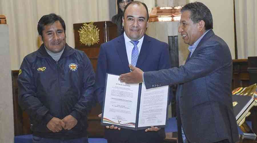 Ávila asume como vocal del TSE con reto de transparencia y cuidar la democracia