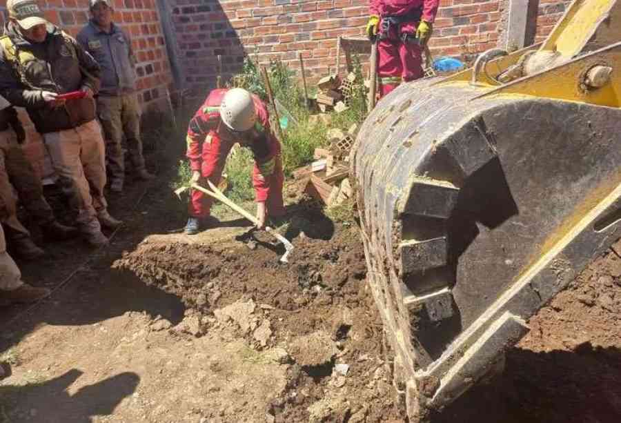 El Alto: un adolescente desaparecido desde 2016 fue encontrado enterrado en la casa de su madre