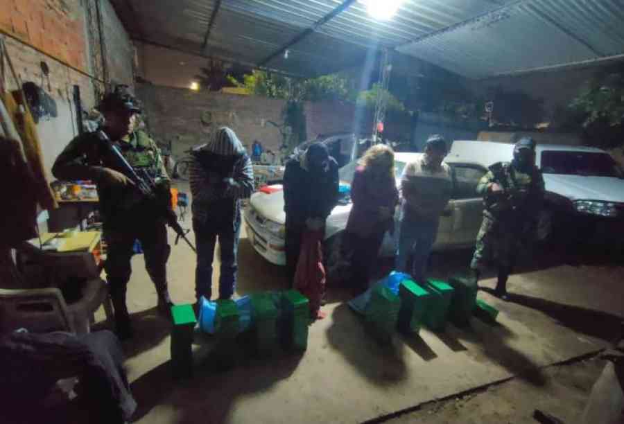 Hallan más de 80 kilos de droga que eran acopiados en un taller de mecánica en Yacuiba