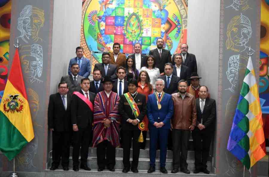 Ministros de Morales alertan sobre ‘descomposición’ en los órganos e instituciones del Estado