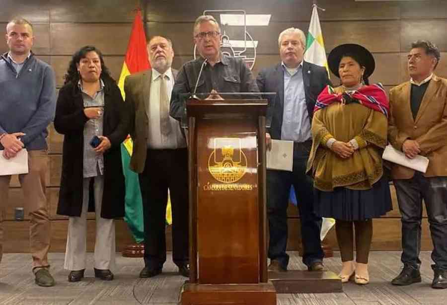 Comunidad Ciudadana presenta proyecto de ley para abrogar el polémico decreto de Derechos Reales
