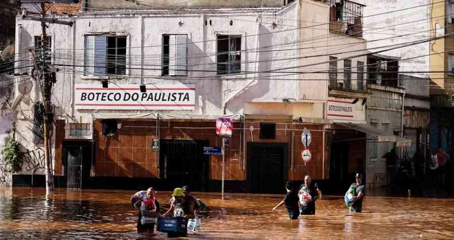 Muertos por inundaciones en Brasil superan el centenar