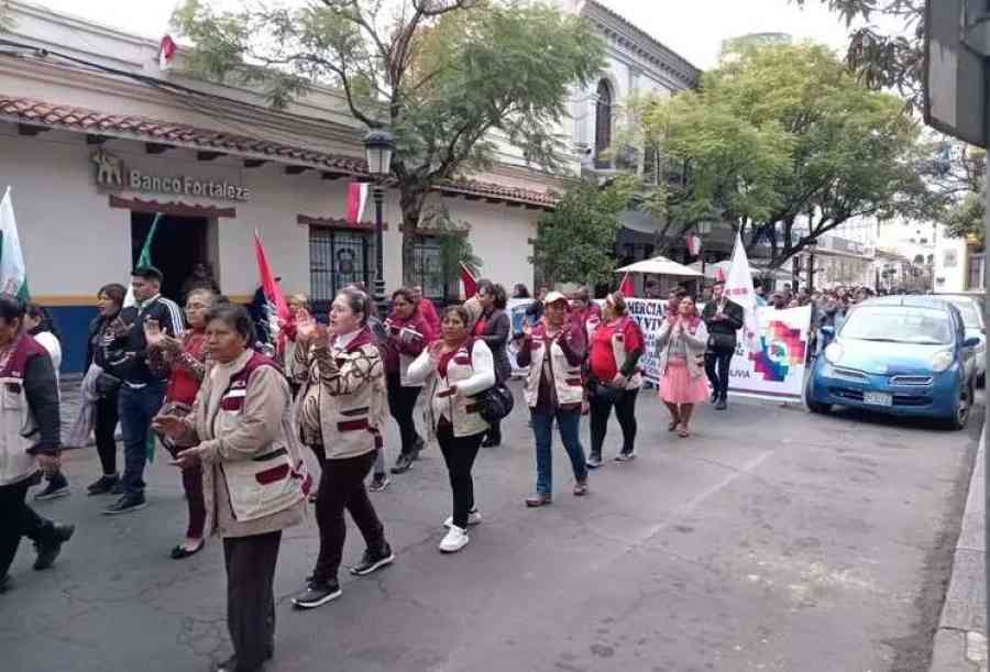 Gremiales del país advierten con movilización si no se abroga el Decreto Supremo 5143