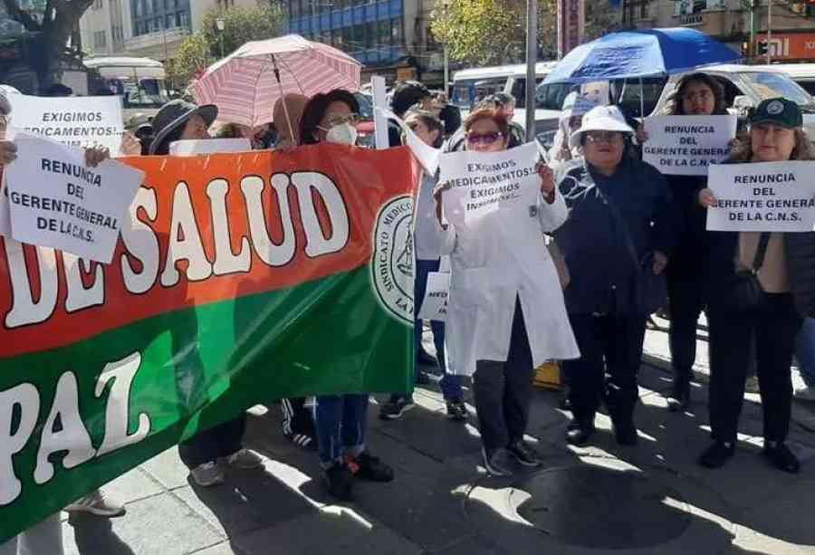 Médicos de la CNS cumplen el primer día del paro de 72 horas, de manera parcial