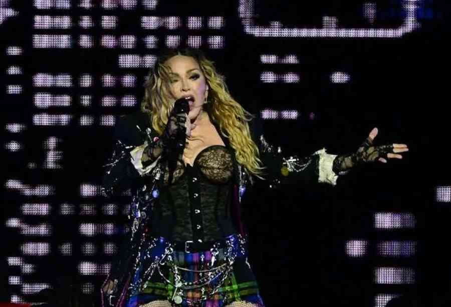 Fans demandan a Madonna por comenzar tarde sus conciertos